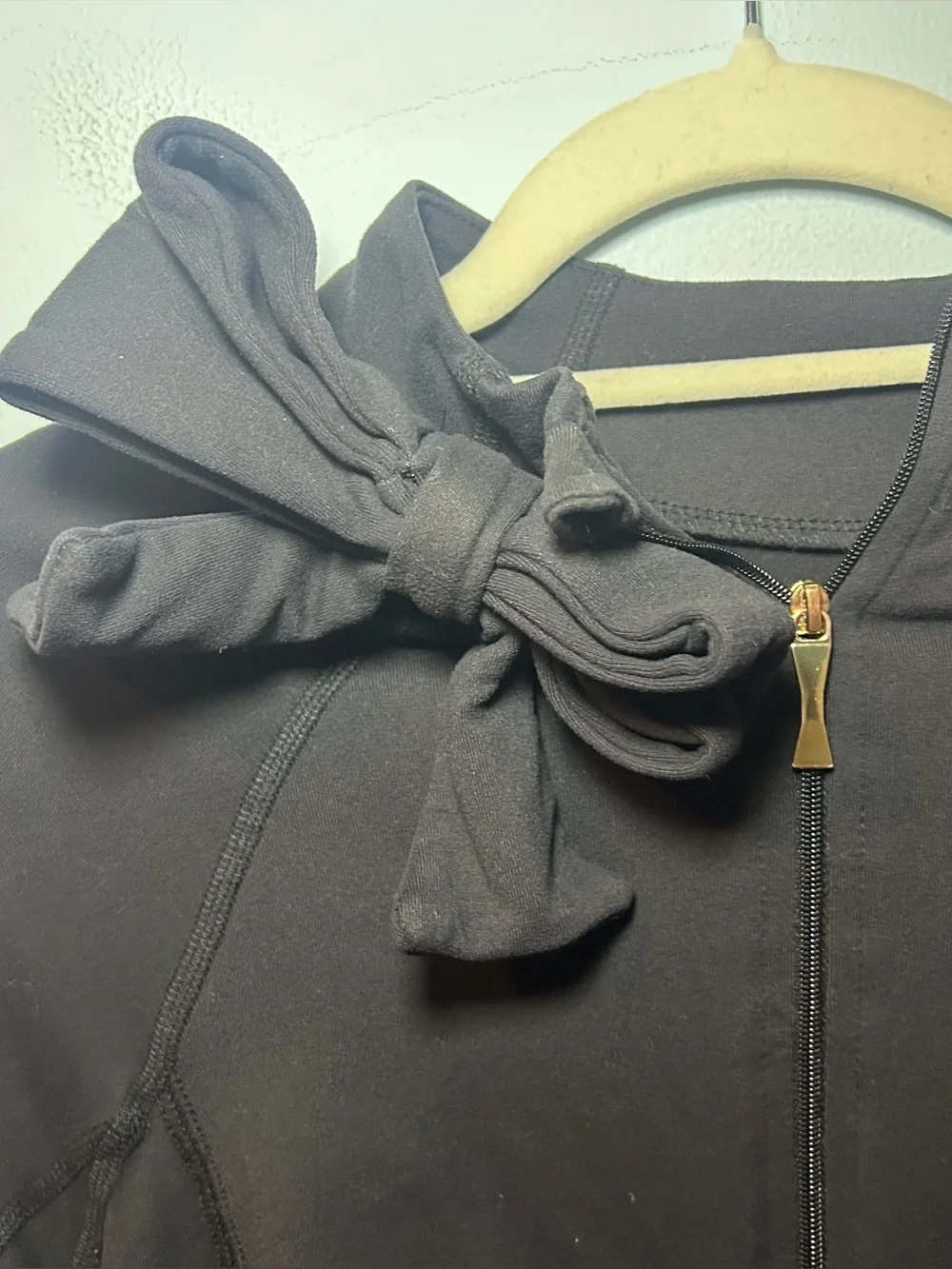 Kate Spade X Beyond Yoga Black Neck Bow Fu-Zip Athletic Jacket Size Medium